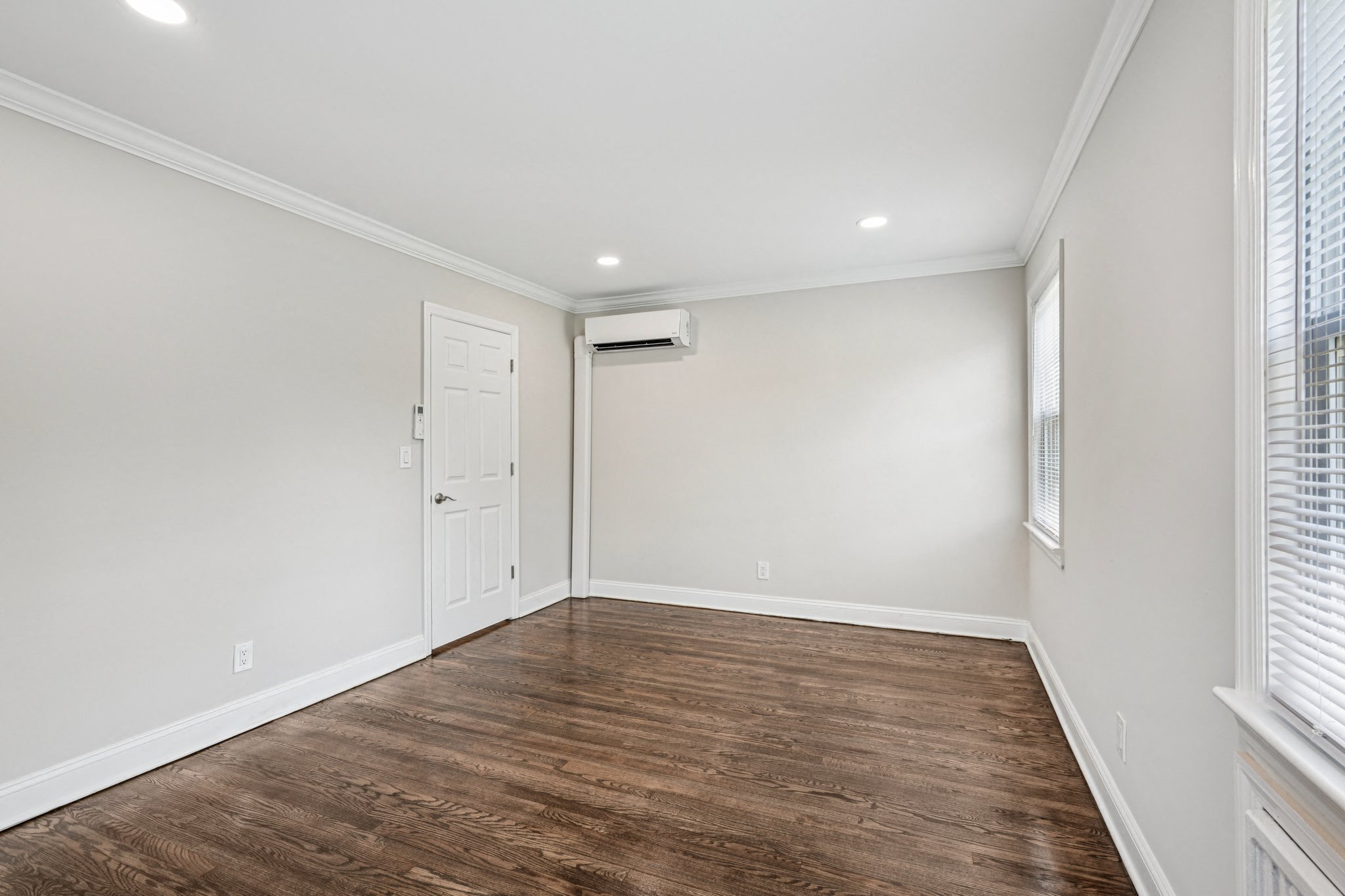 Gallery Photo 12
